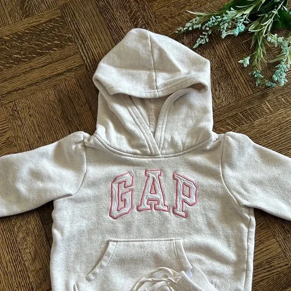 GAP Matching set Hoodie and pants - Picture 2 of 5